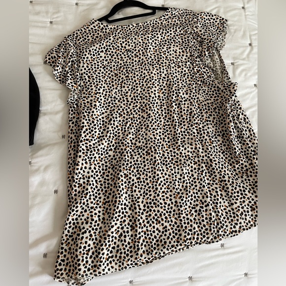 Old Navy spotted/animal print ruffle sleeve blouse xxl - Picture 5 of 6